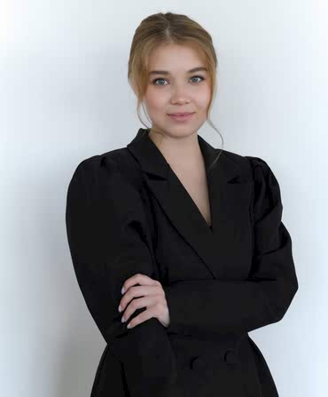 Влада Степанова